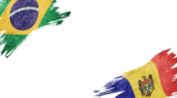 Bandeiras do Brasil e da Moldávia em fundo branco — Fotografia de Stock